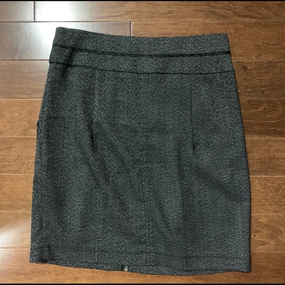 Women’s Skirt - Picture 6 of 6